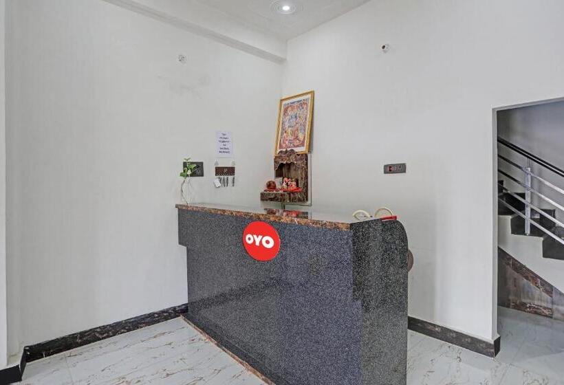 בית מלון כפרי Oyo Flagship Palacio Inn