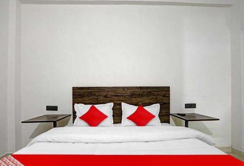 בית מלון כפרי Oyo Flagship Palacio Inn