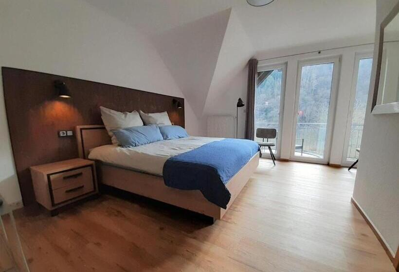 ペンション Haus Moselliebe Charmantes Fruehstuecks Zimmer Mit Balkon Und Blick Auf Die Mosel Raucherfreihaus