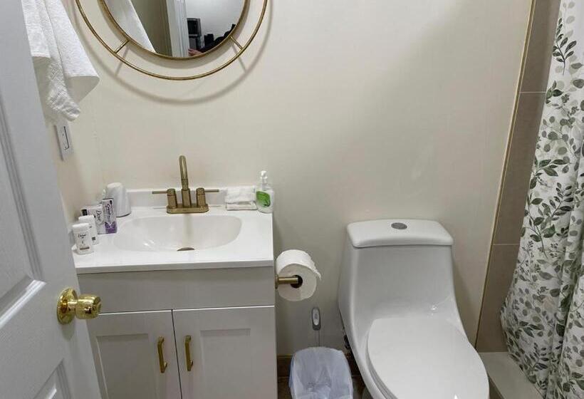 Пансион Efficiency In A Guest House Close To Wellington