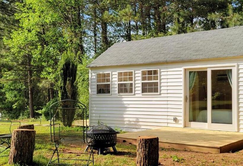 펜션 Quiet Cozy Griffin Guesthouse With Pool & Firepit