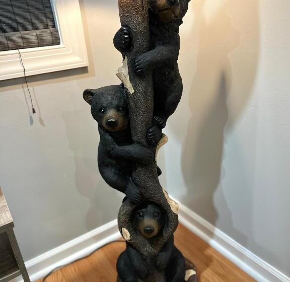 膳宿费 The Bear’s Den