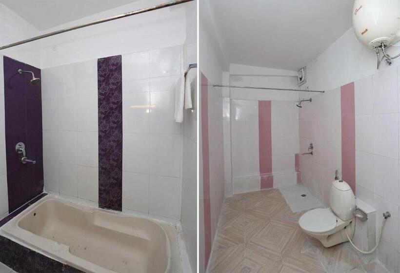 酒店 Collection O 81064 Drive In