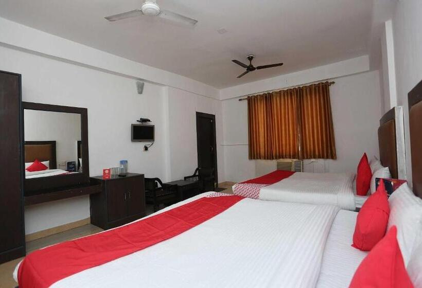 酒店 Collection O 81064 Drive In