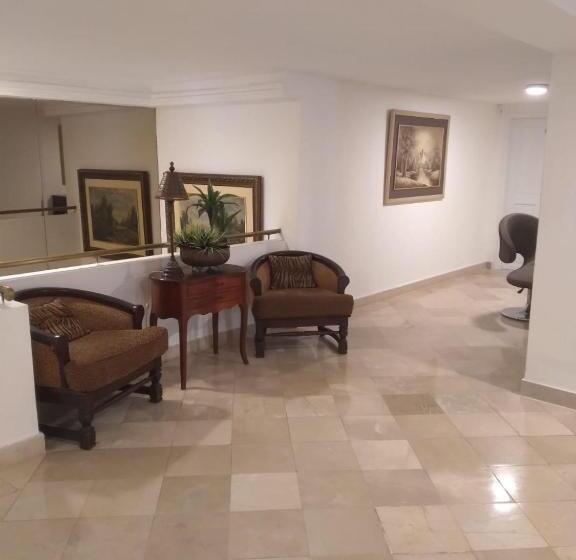 هتل Ejecutivo Portoviejo