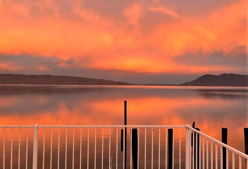 Отель Lake Front Resort