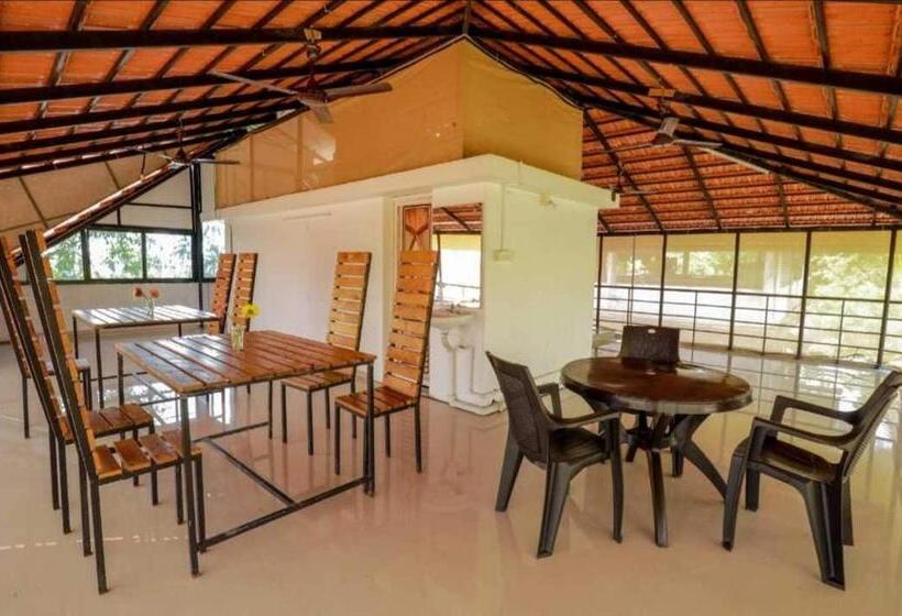 فندق Oyo River View Resort