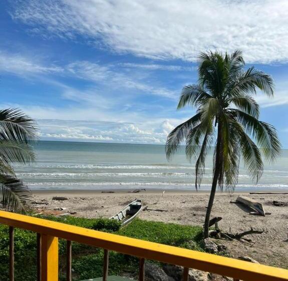 ホテル Punta Antioquia