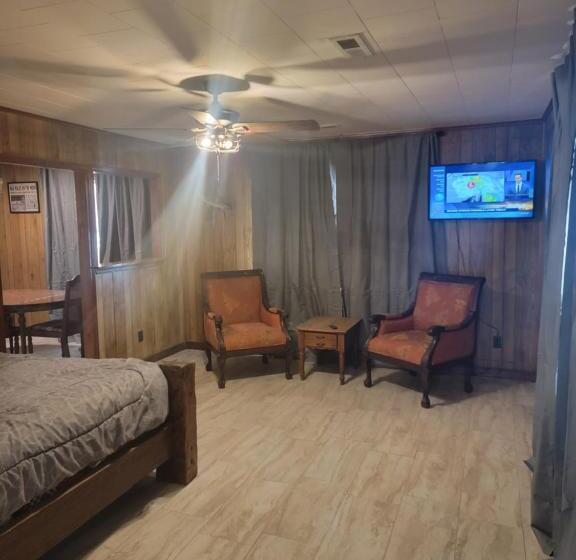 펜션 Two Story Cabin At Reelfoot