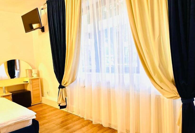 بنسيون Panoramic Center Villa