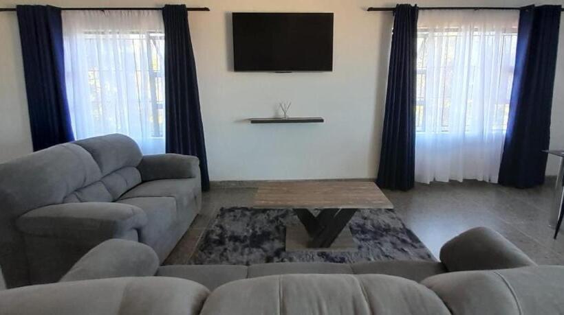 Пансион The Wishing Well Guest House Self Catering