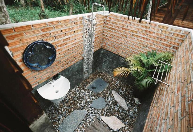 استراحتگاه Coco Camping Koh Kood