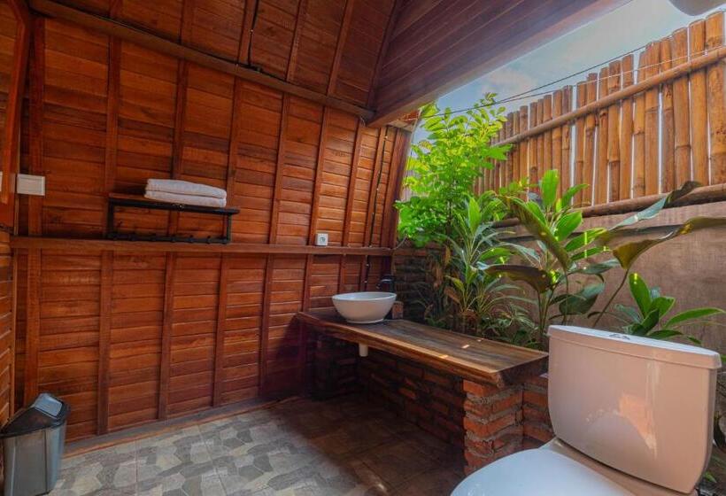 Общежитие Kubu Selat Villa And Glamping