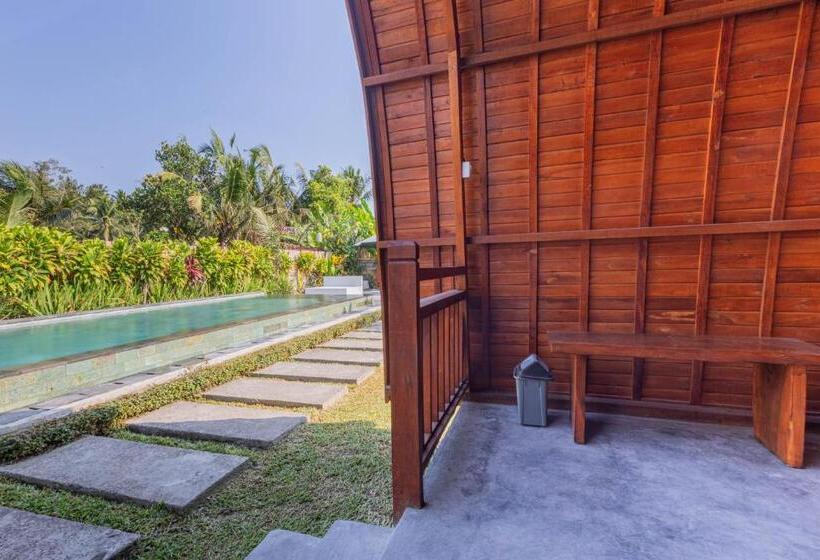 Общежитие Kubu Selat Villa And Glamping