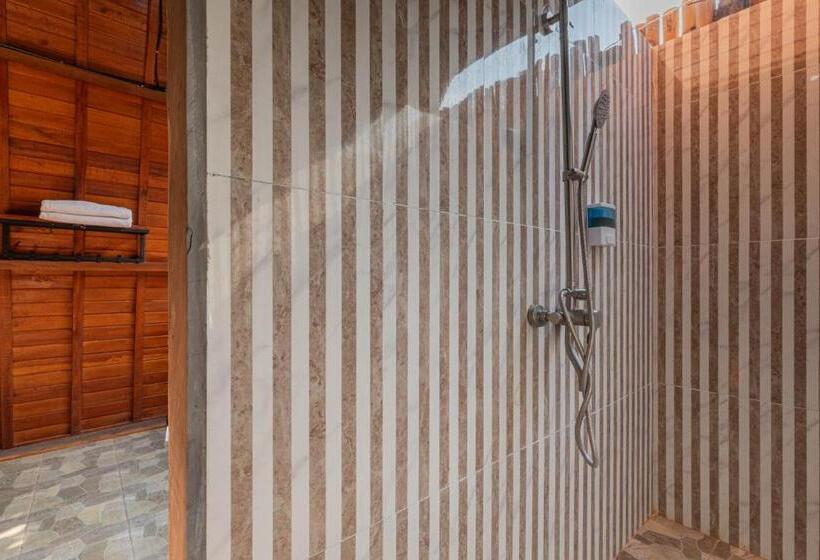 Общежитие Kubu Selat Villa And Glamping