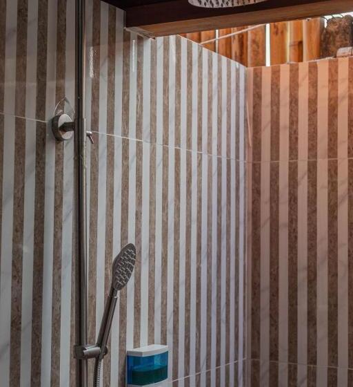 Общежитие Kubu Selat Villa And Glamping
