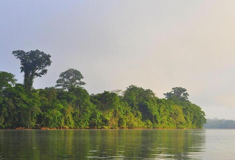 تختخواب و صبحانه Hostel Toucan