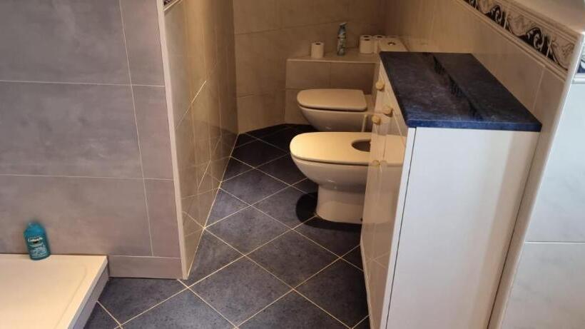 住宿加早餐  La Villa Jacuzzi Et Cinéma Les 300 à 15 Min De Paris Jo 2024 Et Du Stade De France Tarifs Privileges