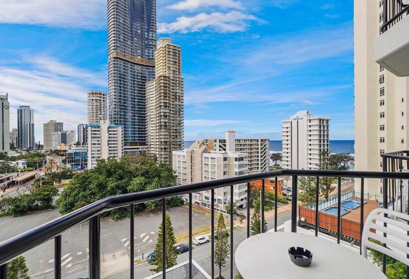 تختخواب و صبحانه Stunning 1br Apartment Minutes From The Sand   Fast Wifi & Spa