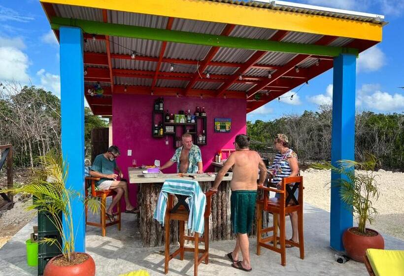 צימר West End Cabanas