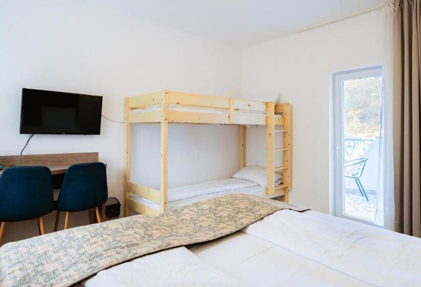 هتل Aurora Rooms   290m From Aqua Park