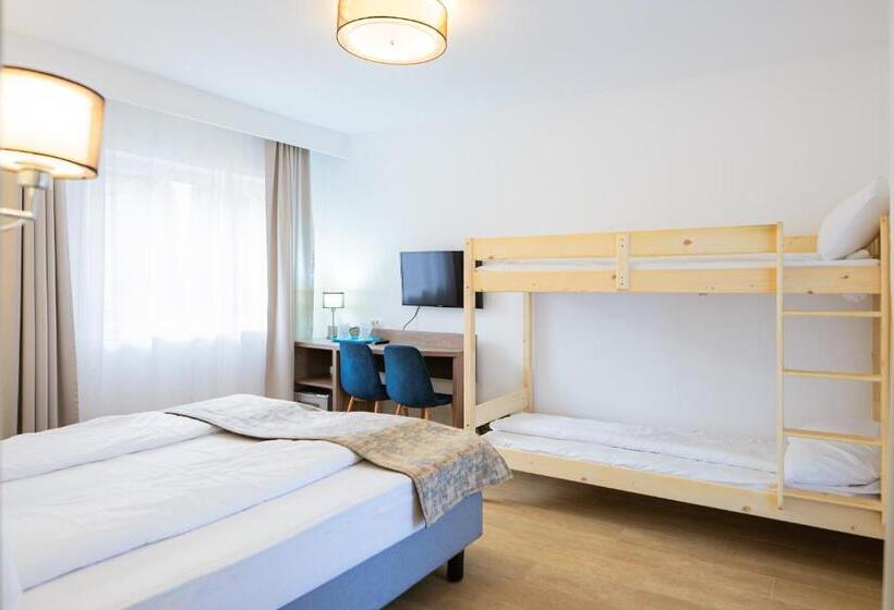 هتل Aurora Rooms   290m From Aqua Park