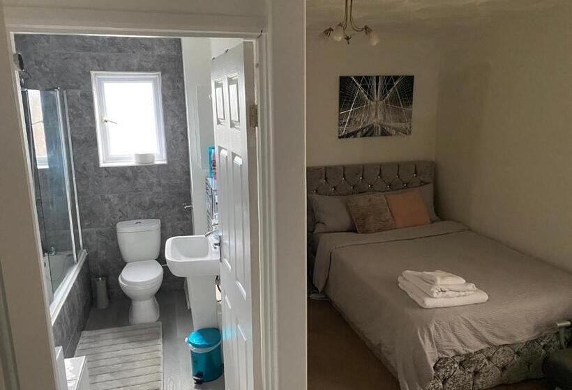 فنادق الكبسولة Alder En Suite Self Catering With Private Shower 3