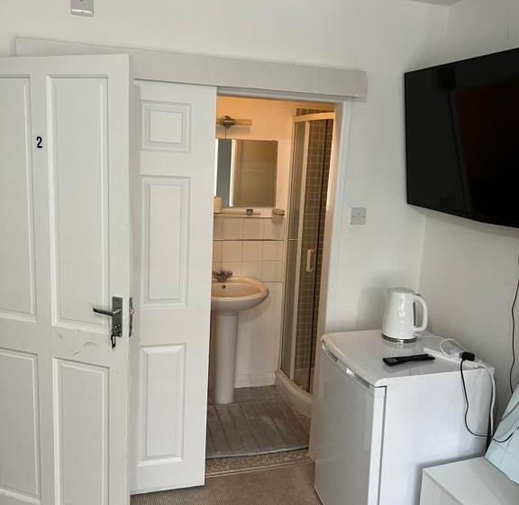 فنادق الكبسولة Alder En Suite Self Catering With Private Shower 3