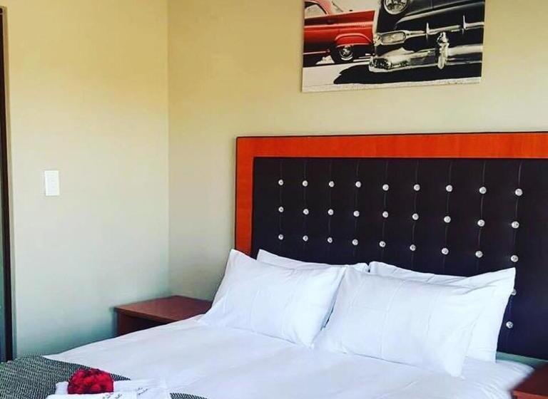 Отель Mohlaletse Guest House