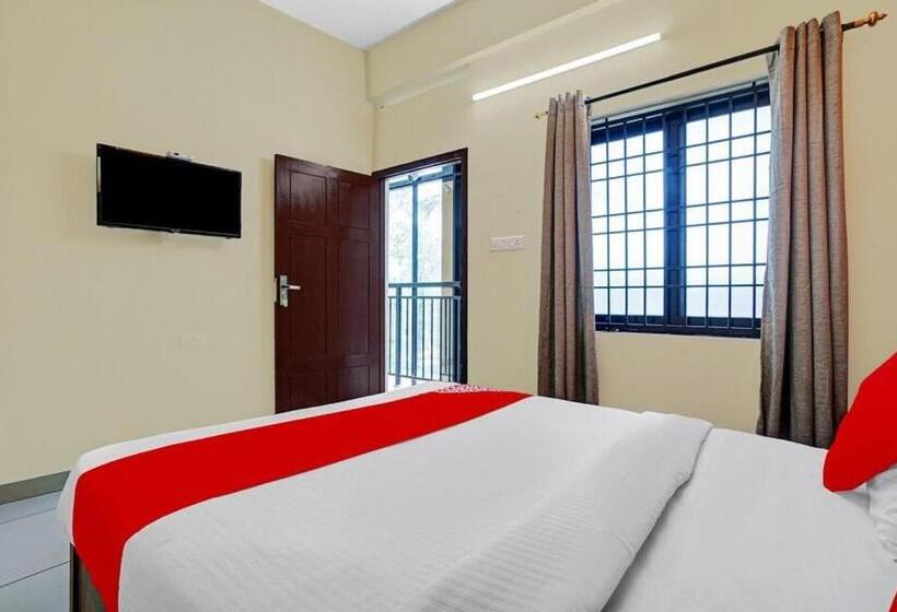 ホテル Oyo Flagship 83172 Royal Rooms