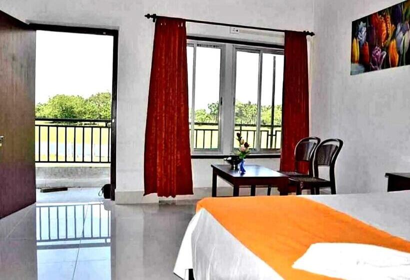 בית מלון כפרי Spot On Kontiki Resort India