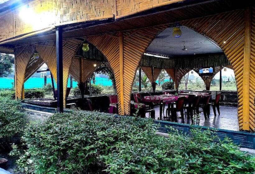 בית מלון כפרי Spot On Kontiki Resort India