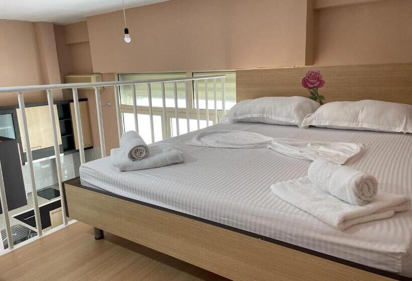 Lungomare Studio Apartment