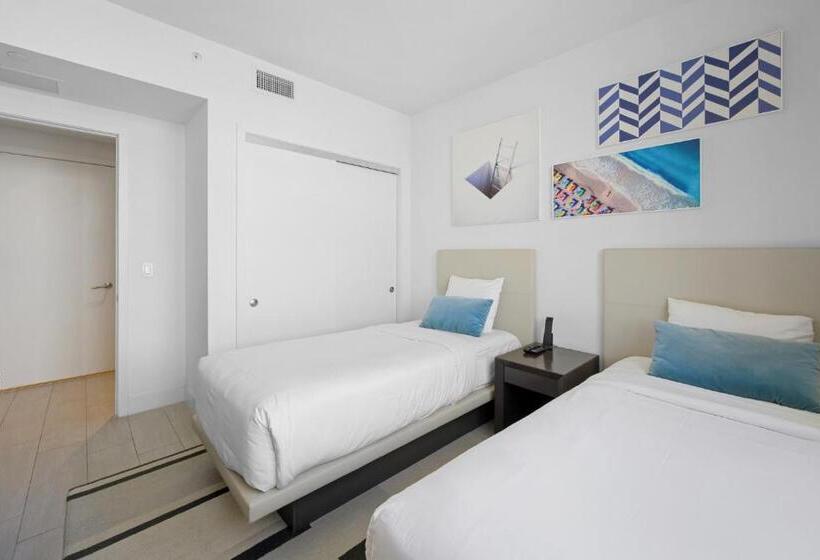 Hyde Beach House Waterway