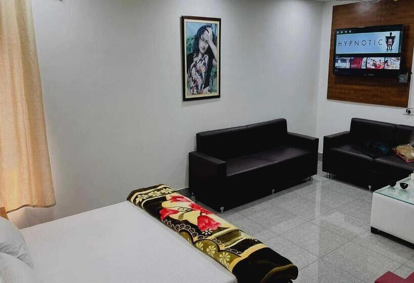 Oyo Hotel Tulip Inn