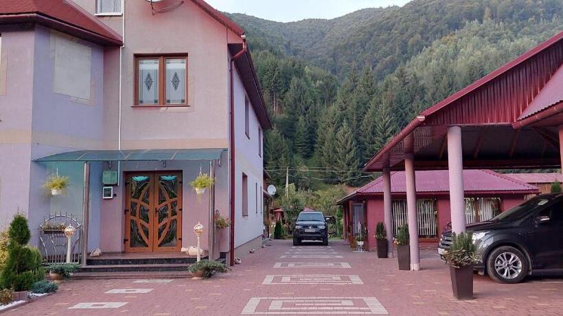 ペンション садиба квітка карпат