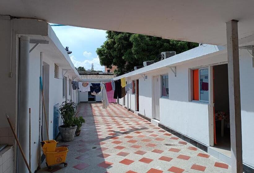 پانسیون Hostal Kenndy