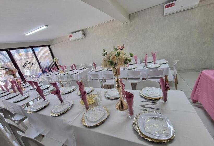 بنسيون Triunfo Guest House