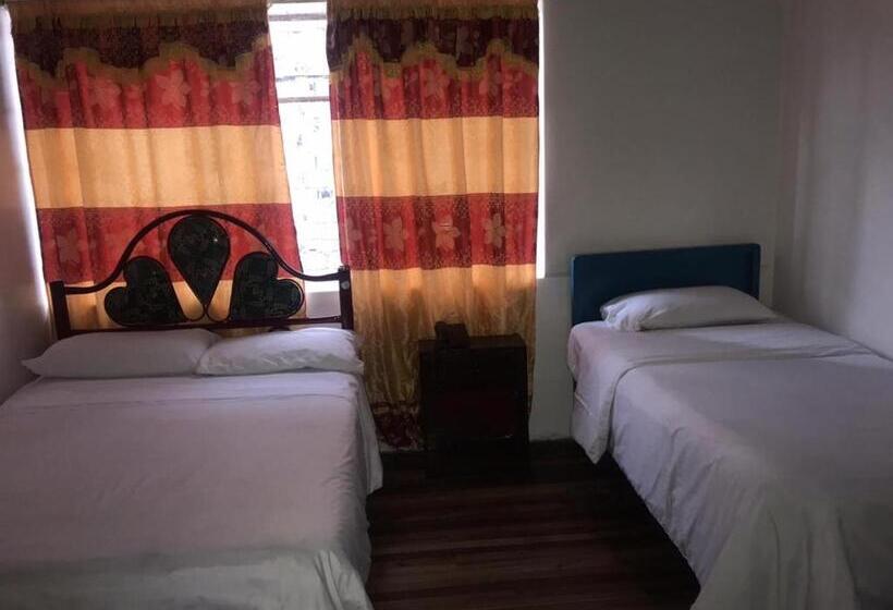 هاستل Hostal Luz Wilson