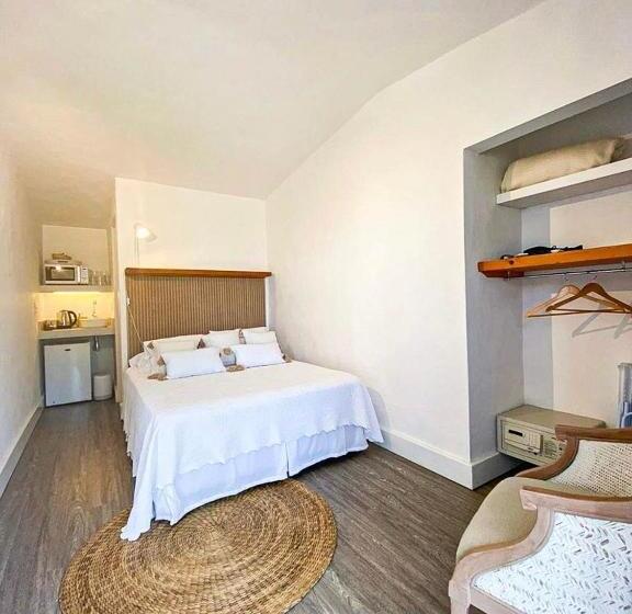 هاستل M A R ė A