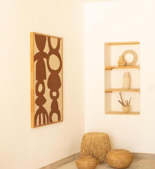 هاستل M A R ė A