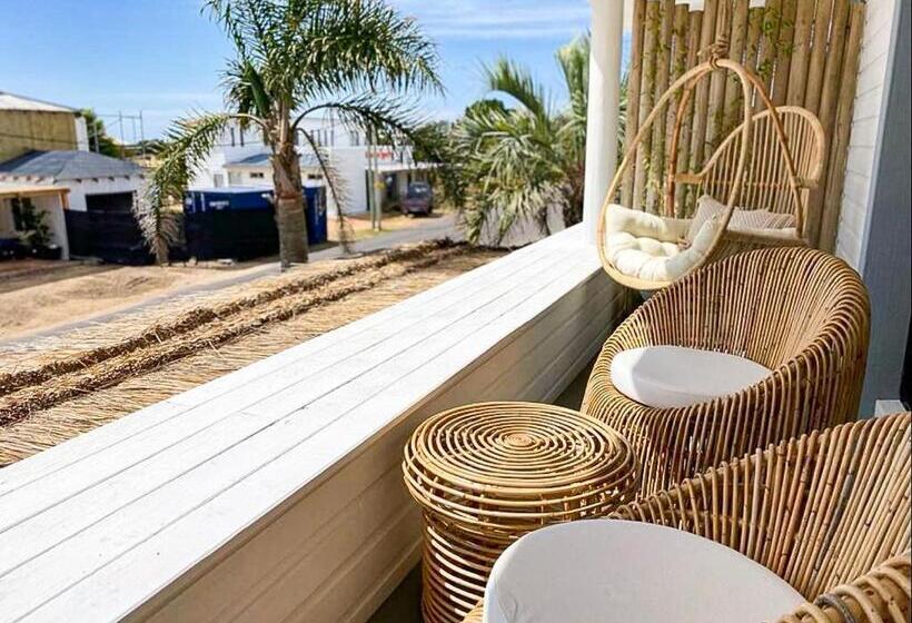 هاستل M A R ė A