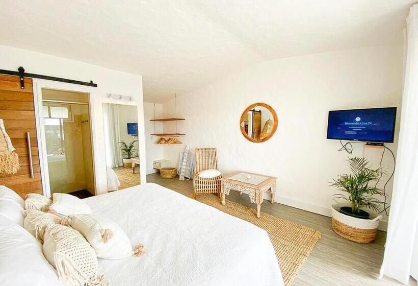 هاستل M A R ė A