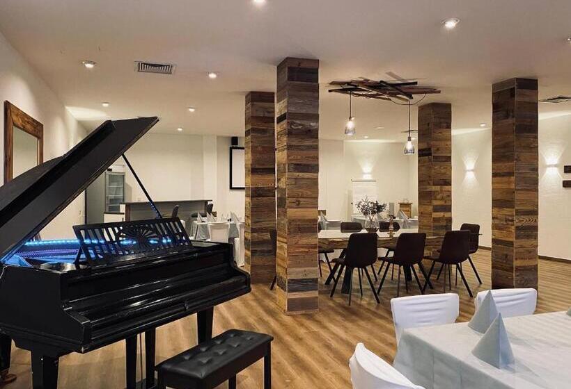 هتل Lieboch Living