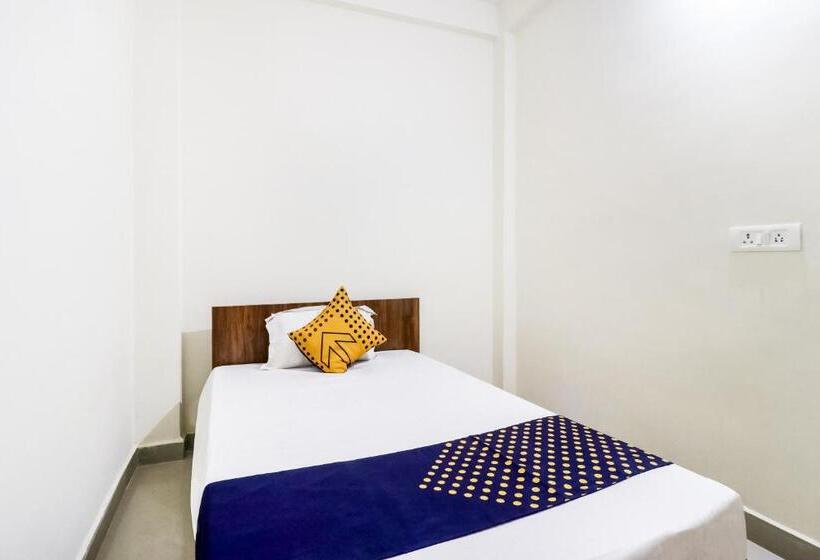 ホテル Spot On 40073 Yash Homestay