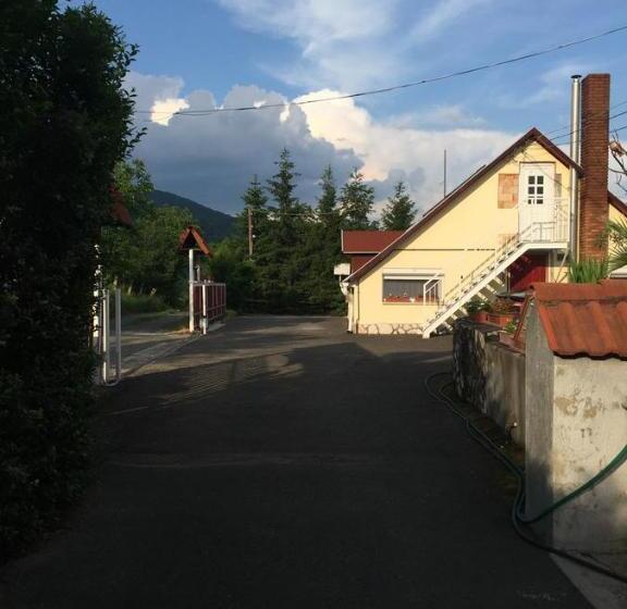 פנסיון Sárvári Vendégház Pécs,hosszúhetény