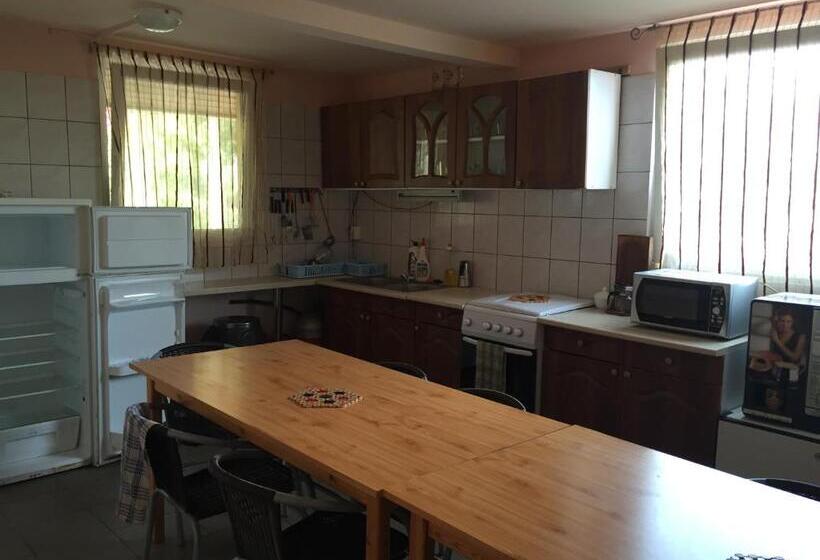 פנסיון Sárvári Vendégház Pécs,hosszúhetény
