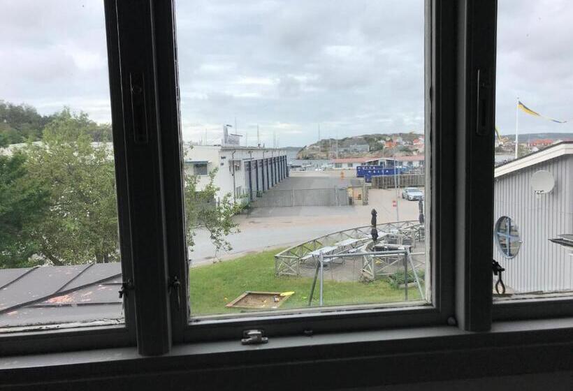 بنسيون Vandrarhem Varvet