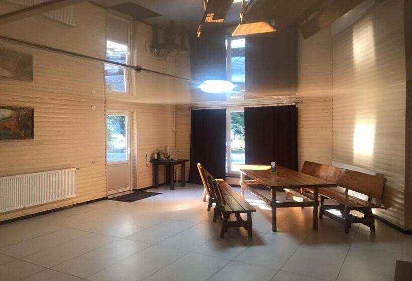 リゾートホテル чорна вода