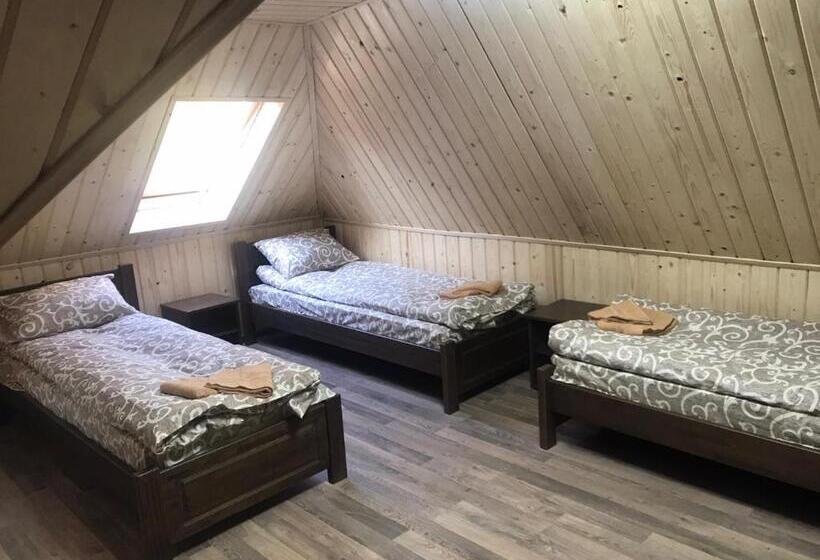 リゾートホテル чорна вода